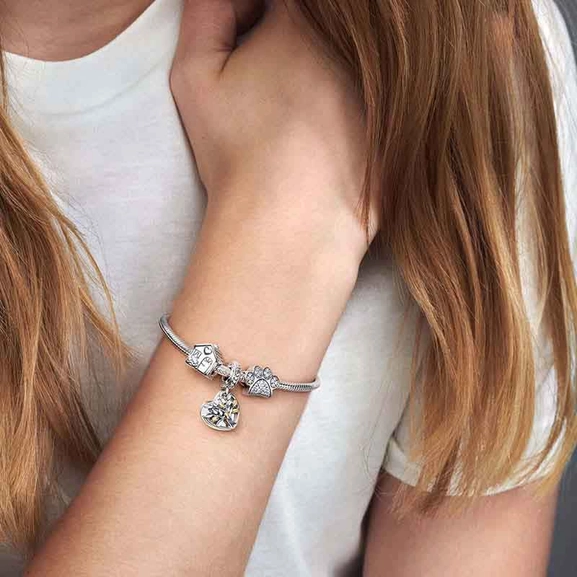 Sparkling Paw Print Charm von PANDORA, Schneller Versand - Nordicspectra.de