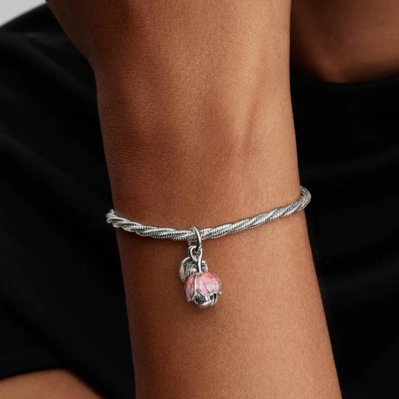 hopean ja kullan päällyste