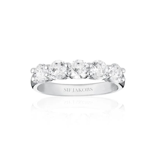 Belluno Uno Ring i silver med gnistrande cubic zirconia från Sif Jakobs Belluno-kollektion.