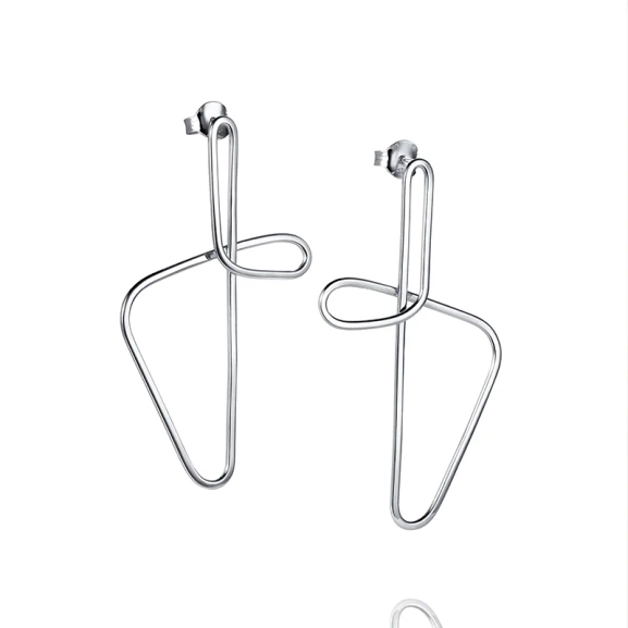 Intersection Earrings från Efva Attling i silver med arkitektonisk design