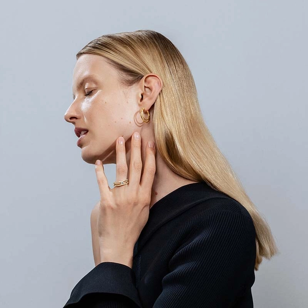 Halo Solitärring Guld med Pavéinfattade Diamanter - Georg Jensen ringar - Snabb frakt & paketinslagning - Nordicspectra.se