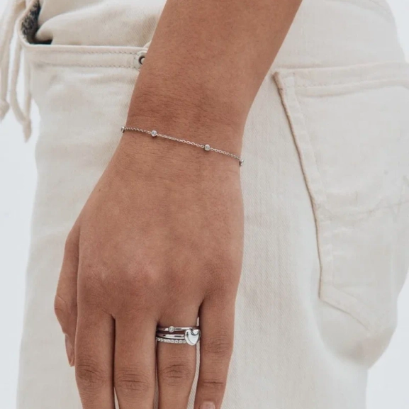 Petite Ring Gold i 14K guldpläterat stål med en cubic zirconia-sten