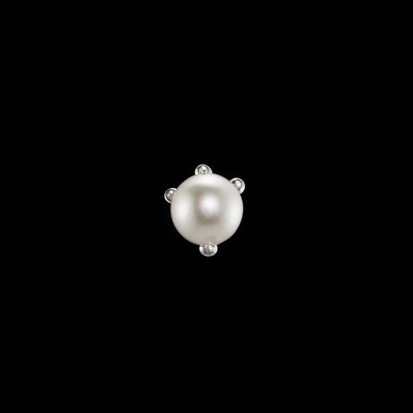 Tiny Claw Pearl Ear Stud - Maria Nilsdotter - 1-2 dagars leverans - Nordic Spectra
