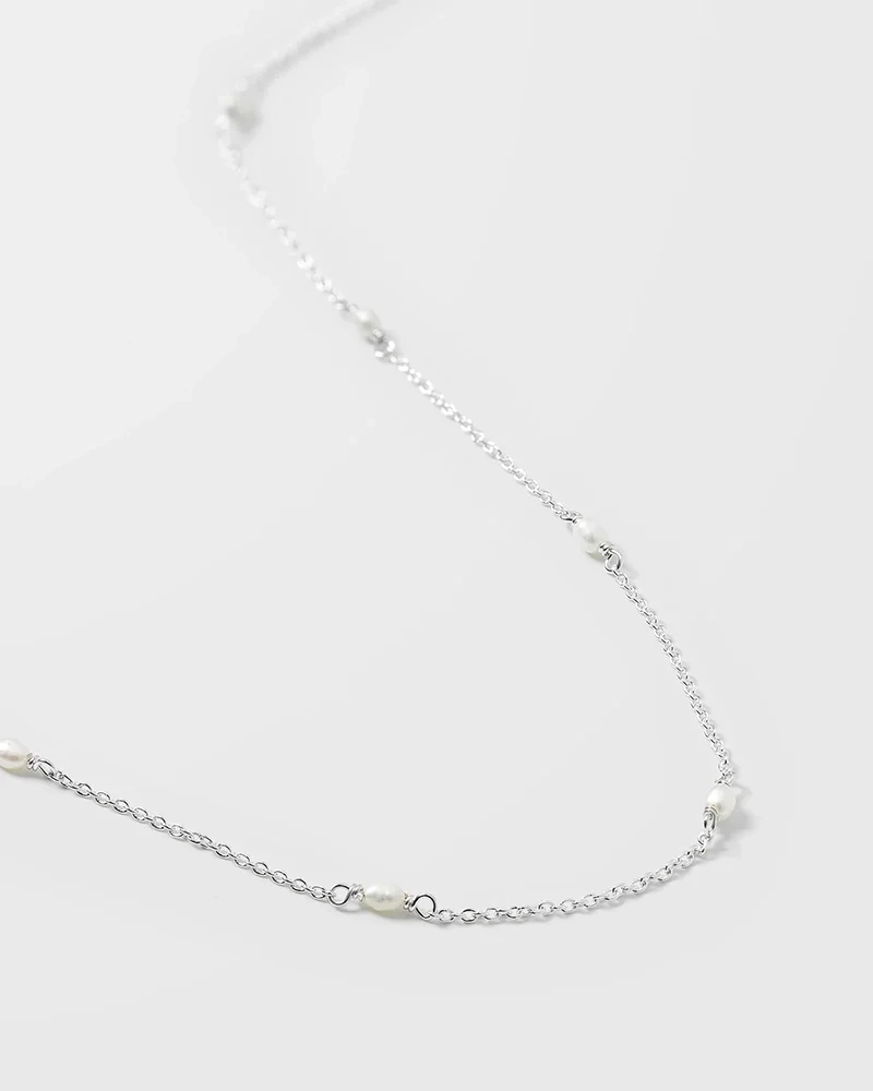 Treasure Multi Pearl Necklace Silver - Syster P - Snabb leverans & Gratis paketinslagning - Nordic Spectra