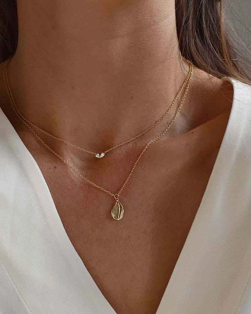 A Forest Drop Necklace Gold - Drakenberg Sjölin Halsband - Snabb frakt & paketinslagning - Nordicspectra.se