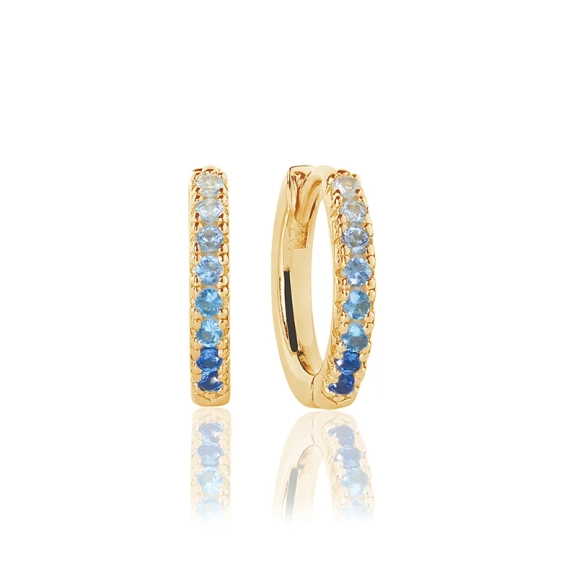 Ellera Medio Ohrringe Blue Gold von Sif Jakobs aus 18 Karat vergoldetem Silber mit funkelnden Zirkonia-Steinen.
