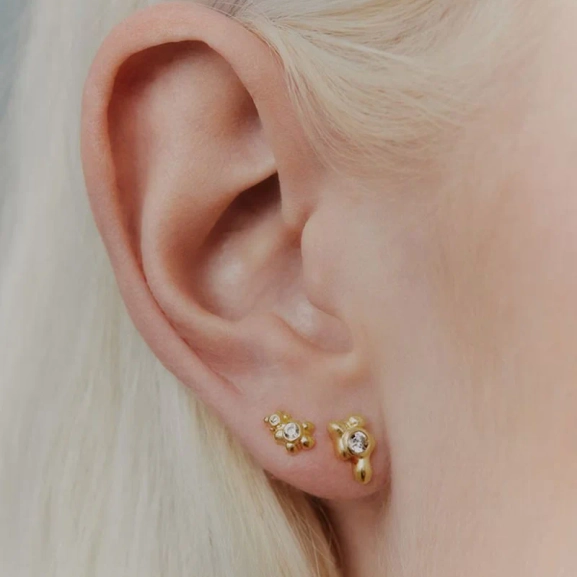 Lily Studs Gold - Maria Black - Snabb frakt & paketinslagning - Nordic Spectra