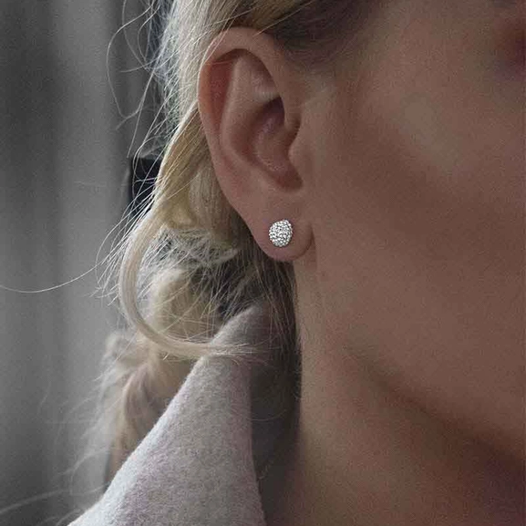 Stardust Drop Studs - Drakenberg Sjölin Örhängen - Snabb frakt & paketinslagning - Nordicspectra.se