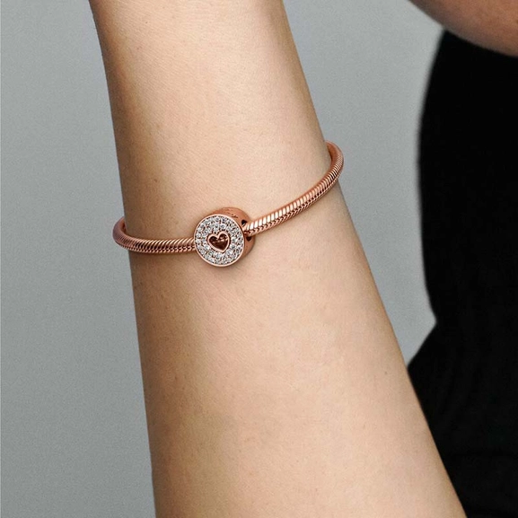 Pavé & Herz Jahrestag Charm von PANDORA, Schneller Versand - Nordicspectra.de