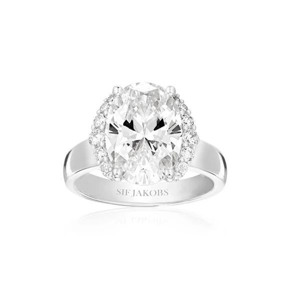 Ellisse Grande Ring i silver med gnistrande cubic zirconia från Sif Jakobs