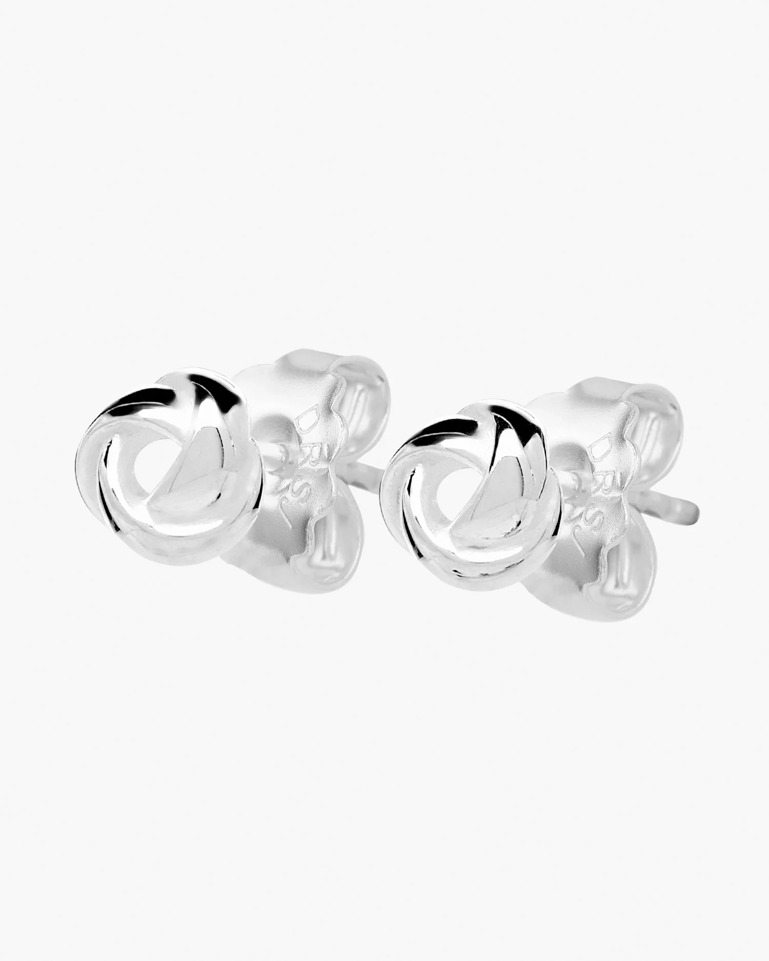 Le Knot Flat Drop Studs från Drakenberg Sjölin