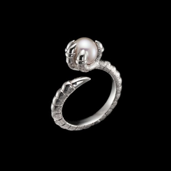 1289_d477d99c48-tiny-claw-pearl-ring-sil-side-1