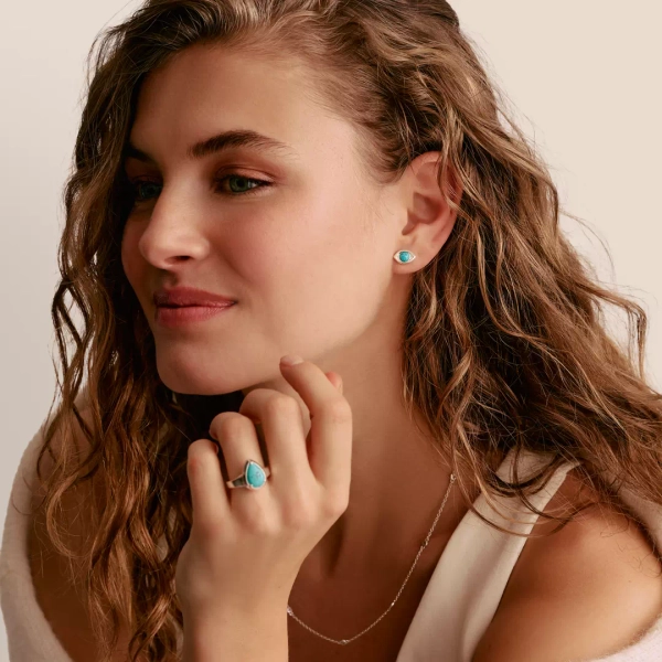 Elyndra stiftörhängen från Thomas Sabo i silver med öga och cabochon av imiterad turkos