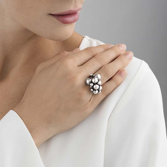 Moonlight Grapes Ring Medium - Georg Jensen ringar - Snabb frakt & paketinslagning - Nordicspectra.se