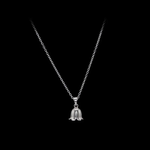 Charmante Glockenblumen-Halskette aus Silber mit glockenblumenförmigem Anhänger von Maria Nilsdotter