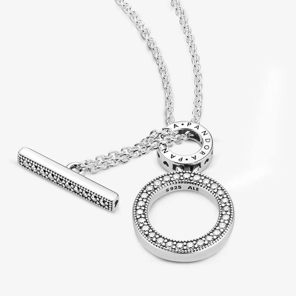 Dubbla Ringar och T-stav Halsband - PANDORA - Snabb frakt & paketinslagning - Nordicspectra.se