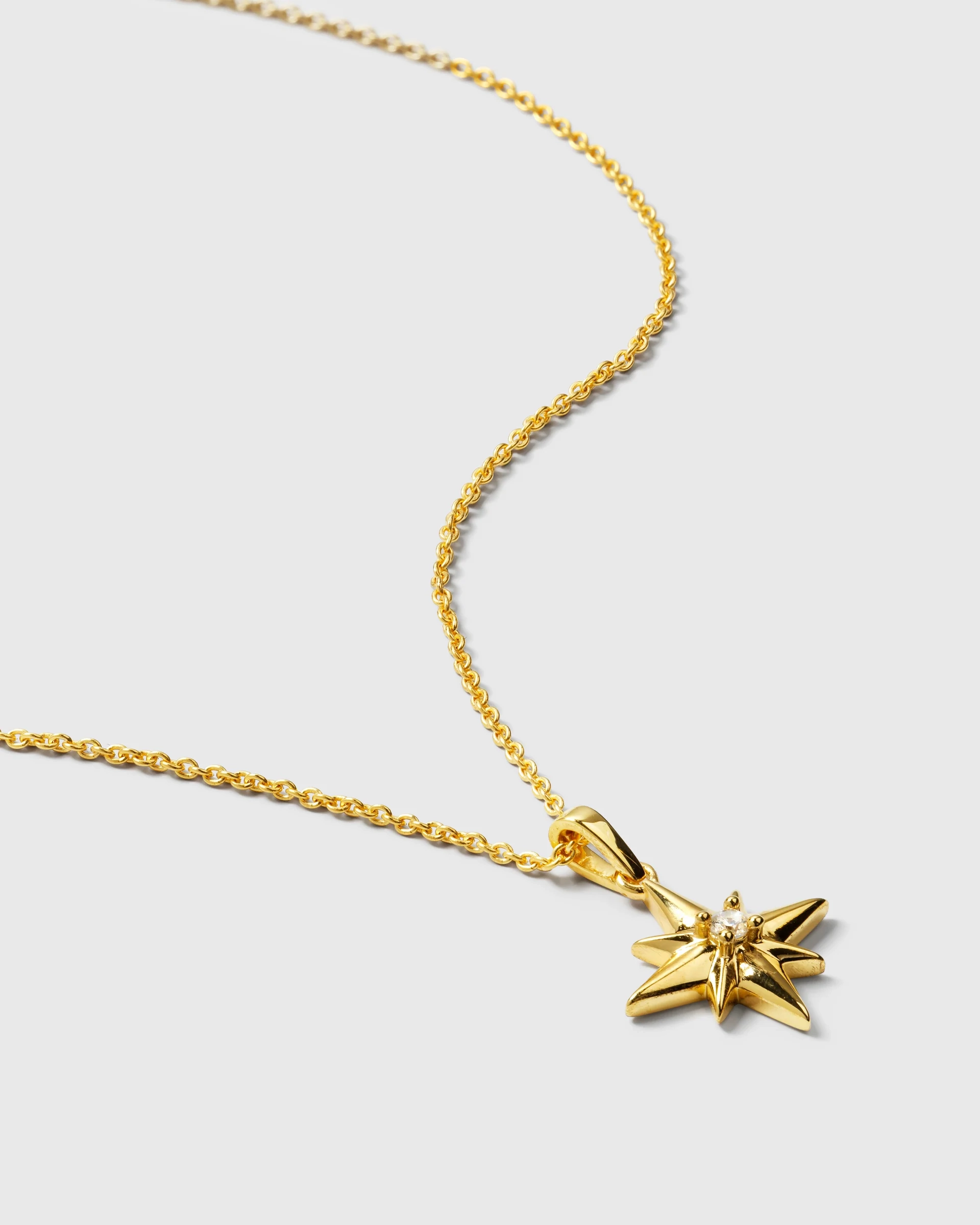 justerbar längd 44-48 cm.