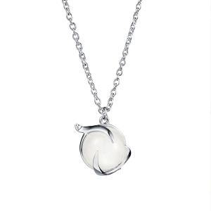 Frö Necklace i silver med en cabochonslipad månsten
