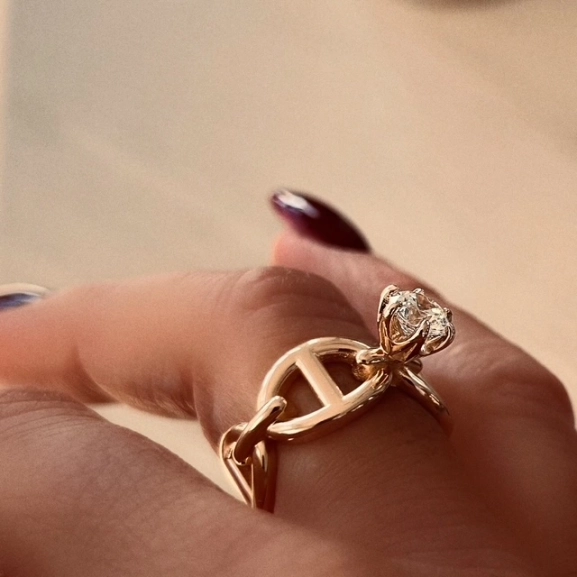 Princess Anchor Ring Gold i 18K guldförgylld mässing med klar cubic zirconia-sten