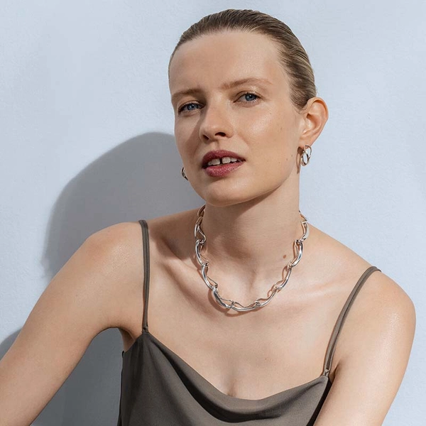 Infinity Hoops Små - Georg Jensen örhängen - Snabb frakt & paketinslagning - Nordicspectra.se