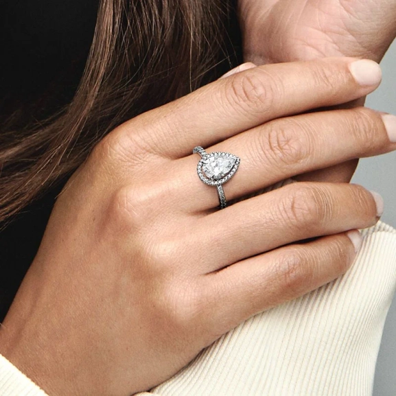 Ring med Stor Glittrande Halo - PANDORA - Snabb leverans & paketinslagning - Nordic Spectra