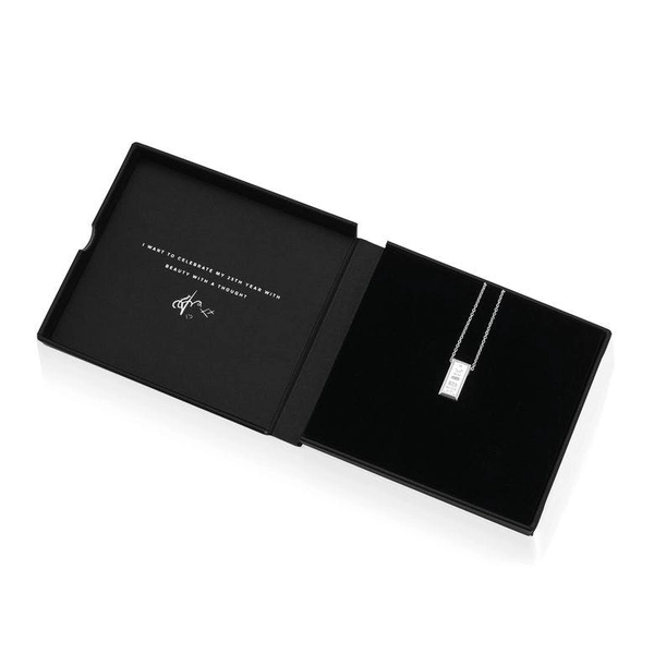 25 Years Of Beauty With A Thought - Efva Attling halsband - Snabb frakt & paketinslagning - Nordicspectra.se