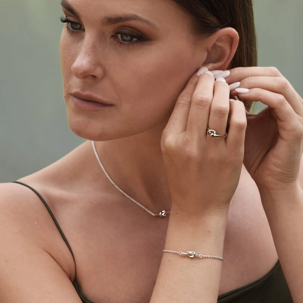 love-knot-necklace-silver-necklace-efva-attling_10-100-00966_ref