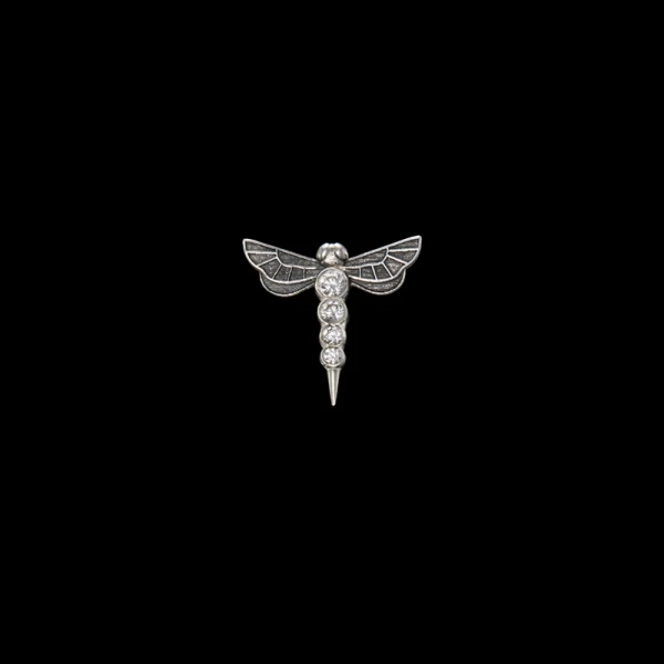 Dragonfly Ear Stud i silver med labbodlade diamanter
