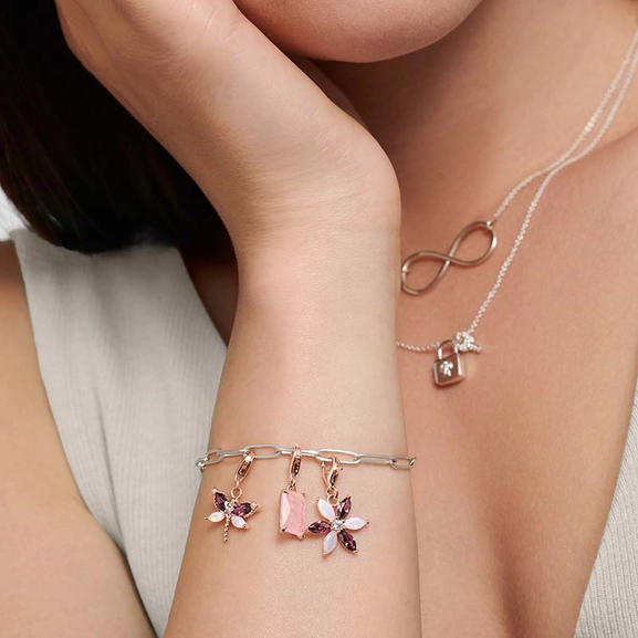 Liten Slända Rosé Berlock - Thomas Sabo berlock - Snabb frakt & paketinslagning - Nordicspectra.se