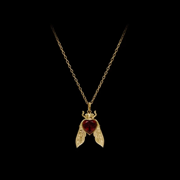 Fly Necklace Gold i 18K guldpläterat silver med granatsten