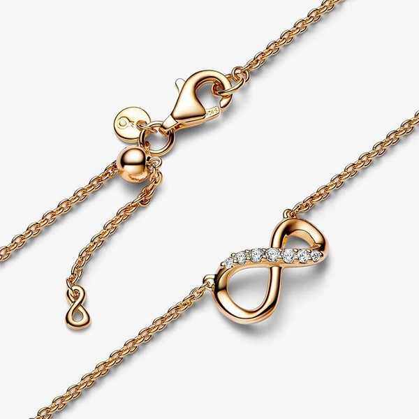 Glittrande Halsband med Evighetssymbol Guld - PANDORA - Snabb frakt & paketinslagning - Nordic Spectra