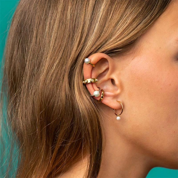 Funky Pearl Earcuff Gold - Sophie By Sophie - Snabb frakt & paketinslagning - Nordicspectra.se