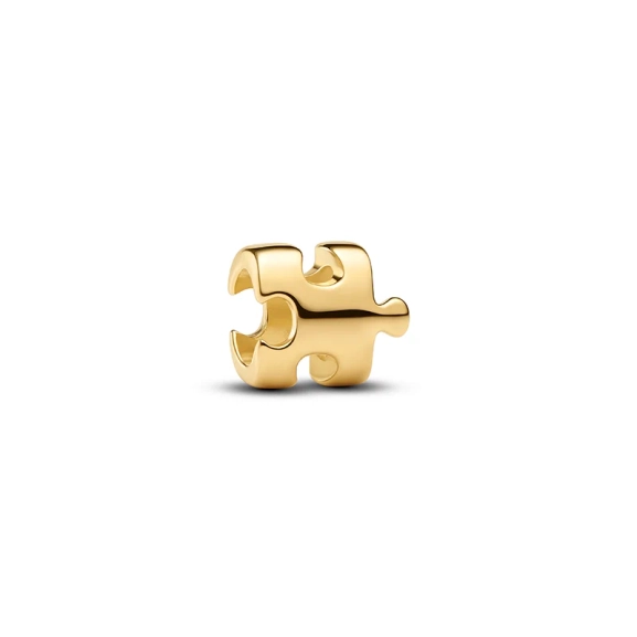 Der vergoldete Mini-Charm mit Puzzleteil-Design von Pandora Moments symbolisiert Ihre einzigartige Persönlichkeit und Ihren Stil auf subtile und raffinierte Weise.