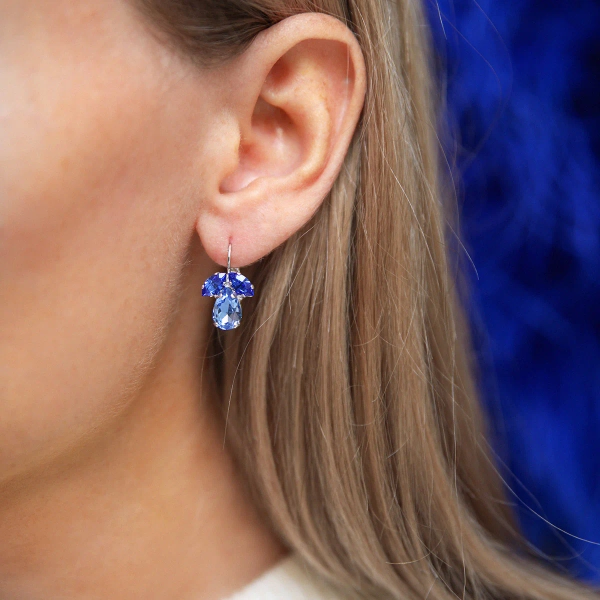 Petite Timo Clasp Earrings Rhodium Rhodium Lapis/Sapphire - Maria Black - Snabb frakt & paketinslagning - Nordic Spectra