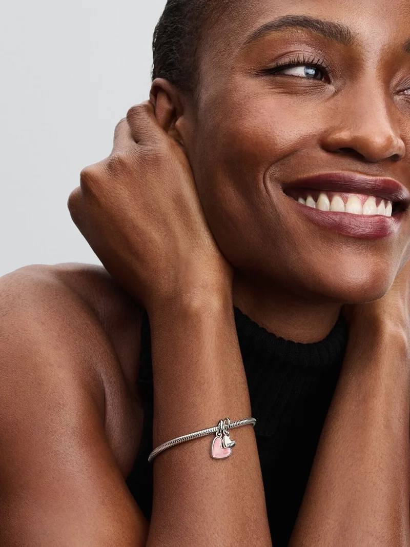 Delbar hängberlock i äkta silver från Pandora med två hjärtan