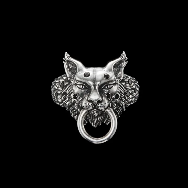 Lynx Ring i silver med en spinellsten