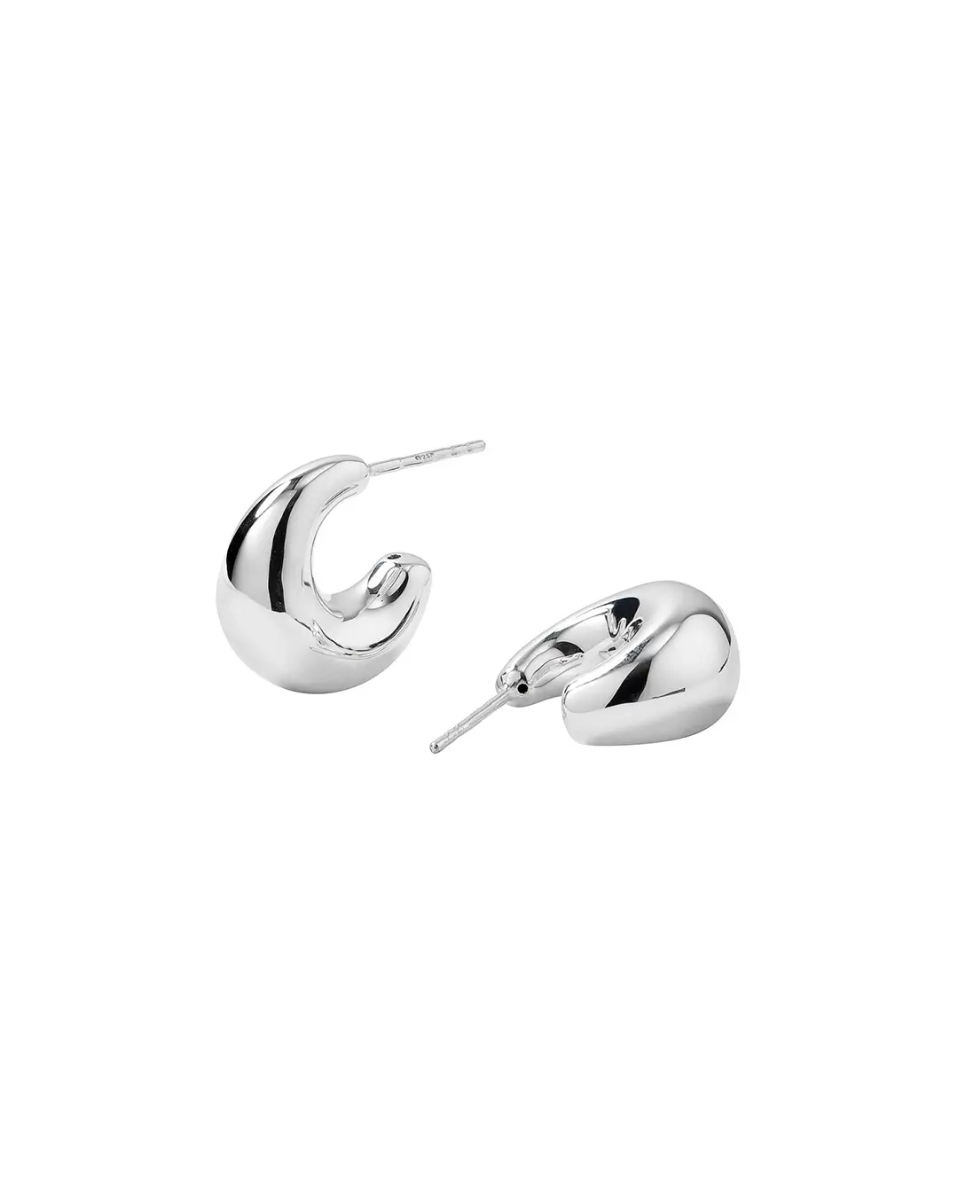 Bolded Little Sis Earrings Silver - Syster P - Snabb leverans & Gratis paketinslagning - Nordic Spectra