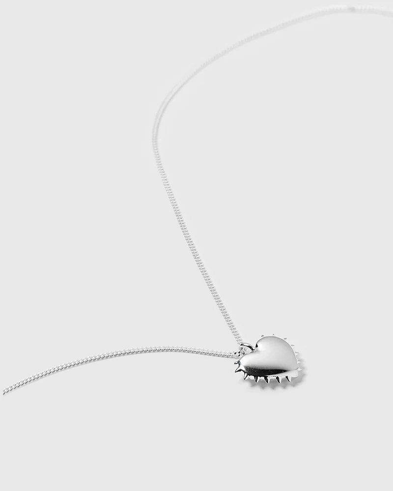 True Love Spike Heart Necklace Silver - Syster P - Snabb leverans & Gratis paketinslagning - Nordic Spectra