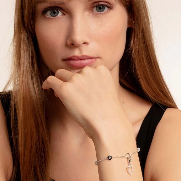 Säihkyvä Sydän Hela - Thomas Sabo - Suuri valikoima & ilmainen lahjapaketointi - Nordicspectra.fi