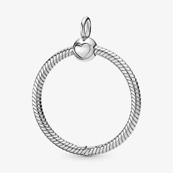 Pandora Moments Medium O Pendant - PANDORA - Suuri valikoima & ilmainen lahjapaketointi - Nordicspectra.fi