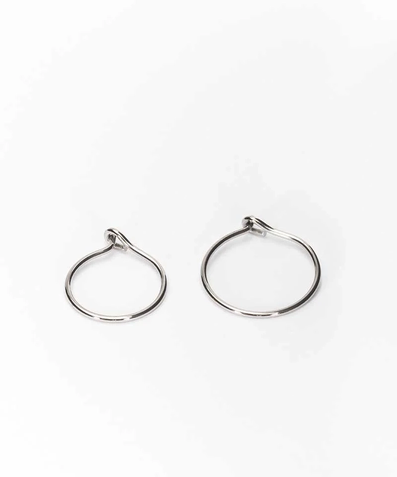 hudvänliga och nickelfria örhängen från Blomdahl.