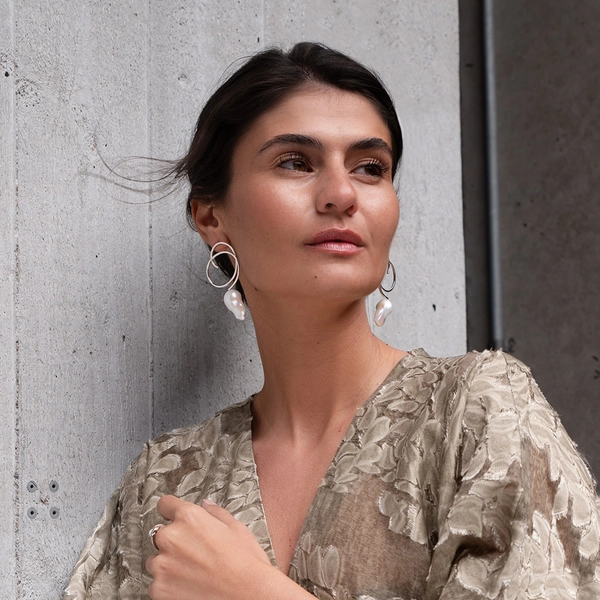 Stella_Curly-Pearly_earrings