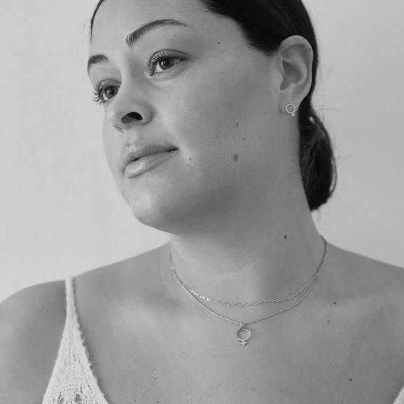 Letter Venus Big Necklace Silver -CU Jewellery - Snabb frakt & paketinslagning - Nordicspectra.se