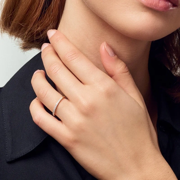 Alba Ring 14K Guld med gnistrande syntetiska diamanter