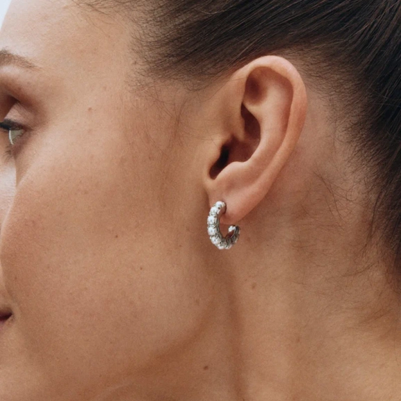 designade av Edblad. Lilo Hoops S Steel