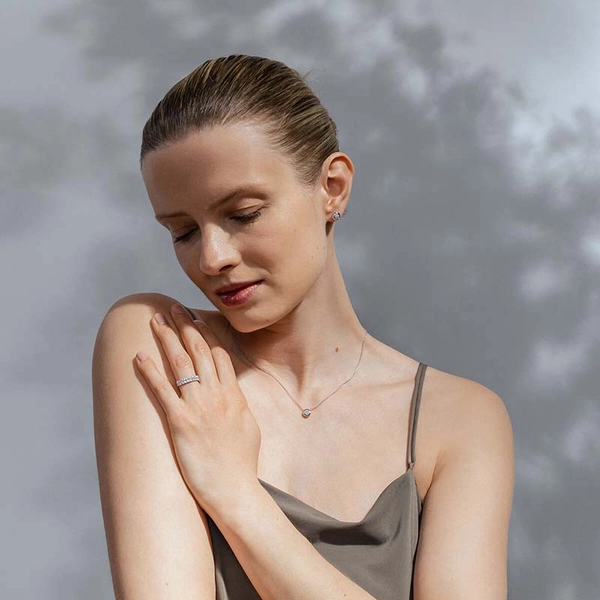 Aurora Hängsmycke Vitguld Pavé 0.10 ct - Georg Jensen halsband - Snabb frakt & paketinslagning - Nordicspectra.se