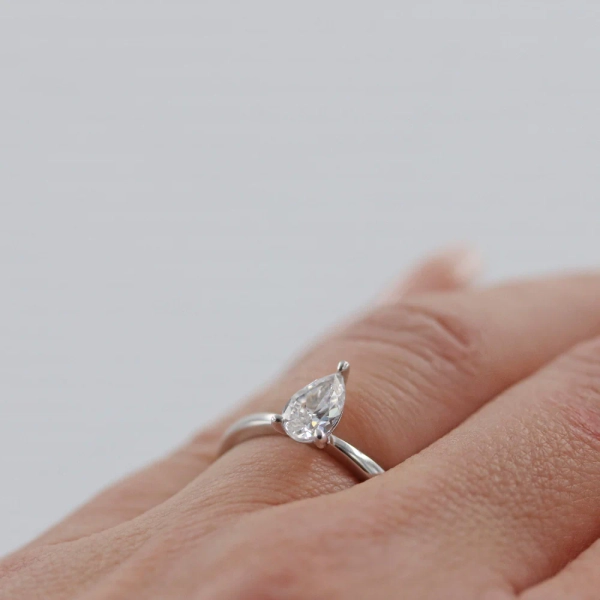 North038 Platina - Vigsel- & förlovningsringar - Schalins - Fri storleksändring* - Nordic Spectra