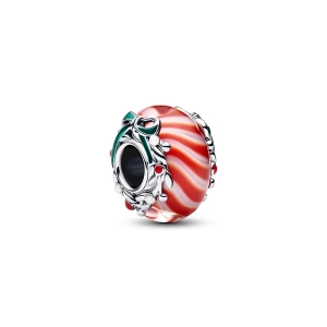 Ein Charm aus Sterlingsilber mit rot-weißem Muranoglas in Form eines köstlichen Bonbons. Ein Symbol der süßen Weihnachtszeit