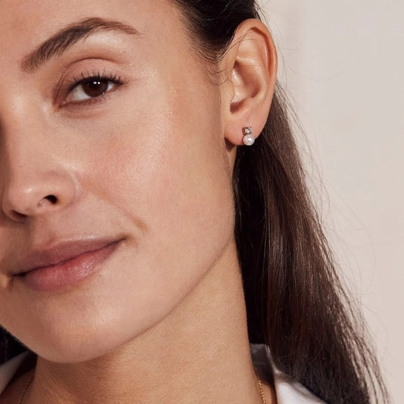 Luna Studs S Gold - Edblad - Snabb frakt & paketinslagning - Nordicspectra.se
