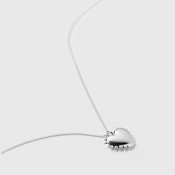 True Love Spike Heart Necklace Silver - Syster P - Snabb leverans & Gratis paketinslagning - Nordic Spectra